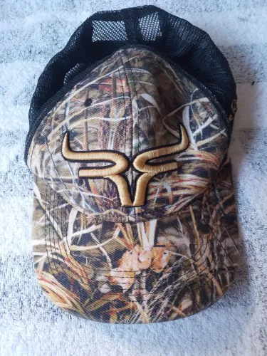 Boné Radade masculino semi-novo