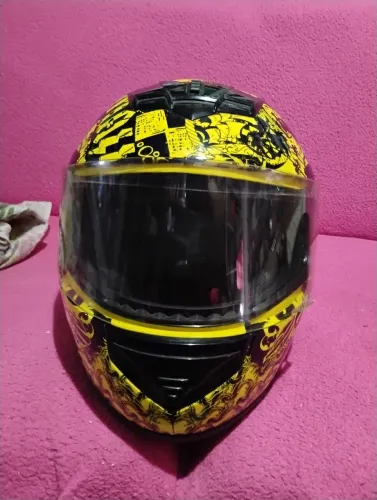 Capacete Mormaii Street Yellow (usado)
