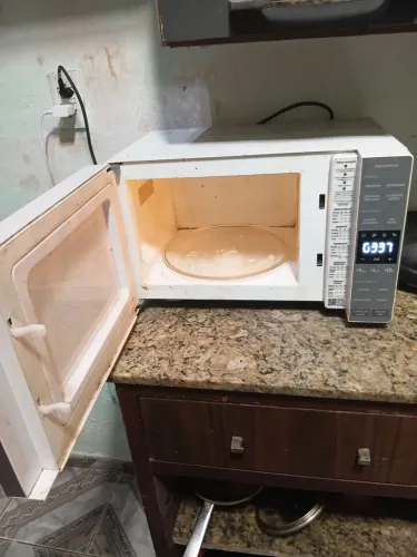 Vendo micro-ondas Electrolux bem conservado