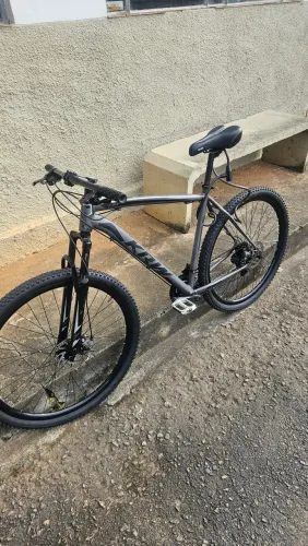 Bicicleta KRW, Aro 29, quadro 21 e revisada