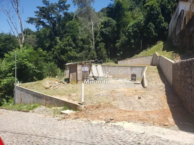 Terreno de 1.870m² em Condomínio no Pé da Serra em Guapimirim