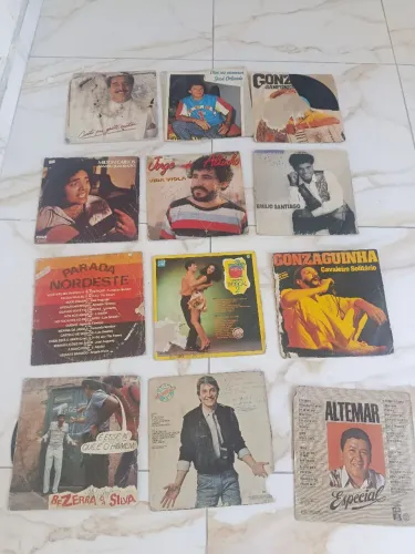 Disco Vinil com marcas de uso. Retirada em Mangabeira