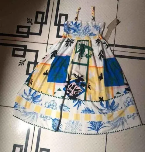 Vestidos infantil feminino  shein,50 reais cada