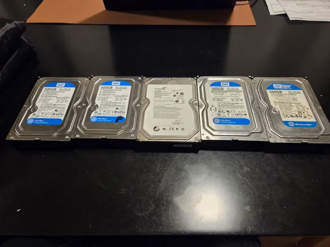 Lote 5 HDs Desktop SATA (4x 500GB WD Blue + 1x 1TB Seagate) - Ou Avulsos