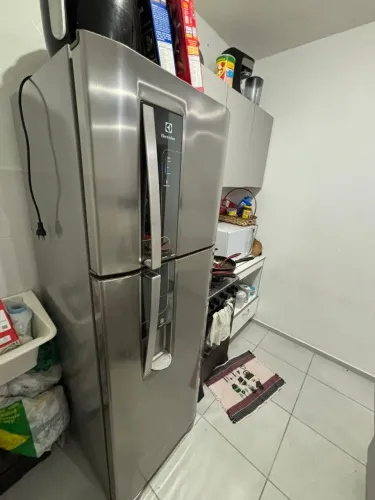 Móveis e eletros disponíveis