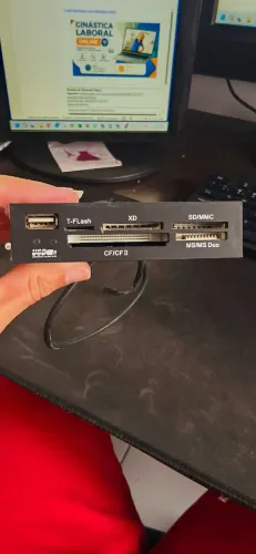 Leitor de cartão de memória e Usb interno PC