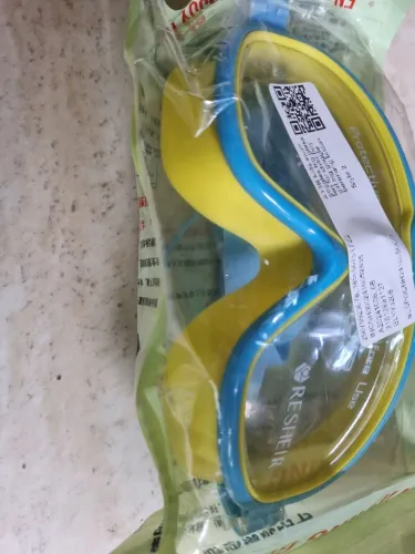 Oculos de sol com protetor de ouvido