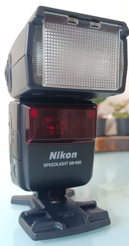 Flash Nikon SB-600 & Case SS-600 & Suporte Base AS-19