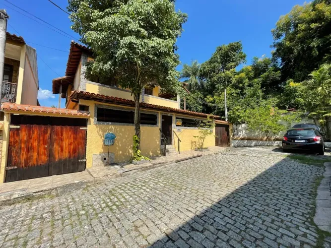 Imóvel para venda possui 360 metros quadrados com 6 quartos em Taquara - Rio de Janeiro -