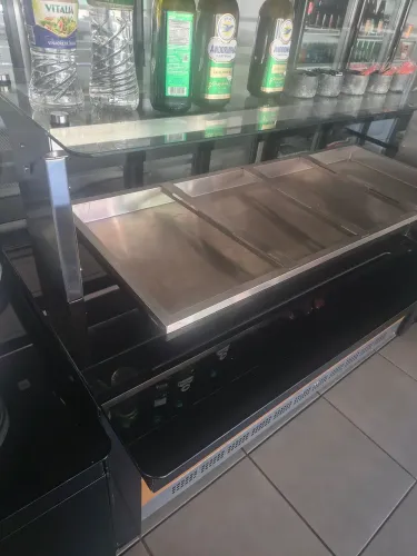 Vende-se balcão de comida quente e frio em perfeito estado 