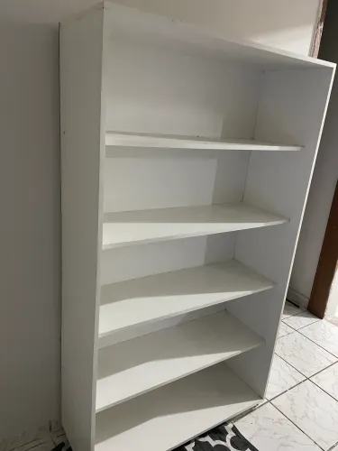 Estante MDF com rodinhas