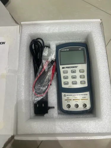 MEDIDOR DIGITAL LCR PORTÁTIL DE 100KHZ 880 - BK PRECISION 