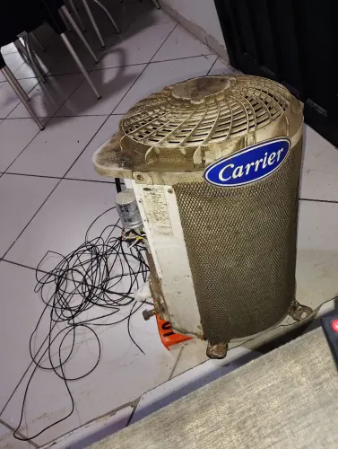 Ar condicionado spli 9.000 BTUs.