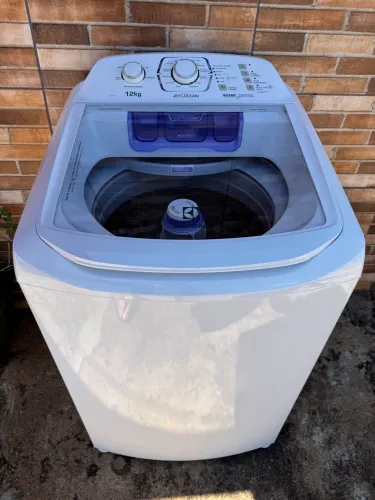 Máquina Electrolux 12 KG Semi nova