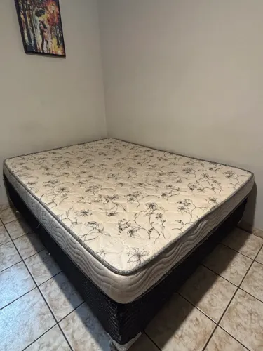 Vendo cama de casal