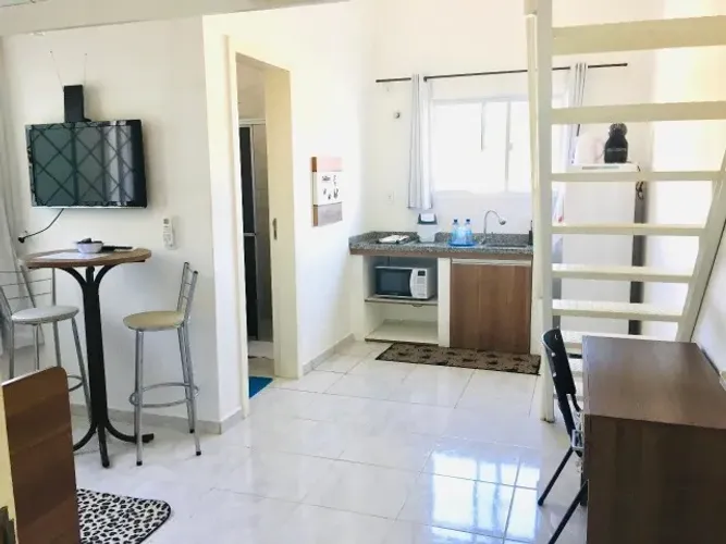 Linda Kitnet na Carvoeira (ao lado da UFSC)- Apenas Mulheres