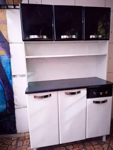 Armário de cozinha de aço  semi-novo 