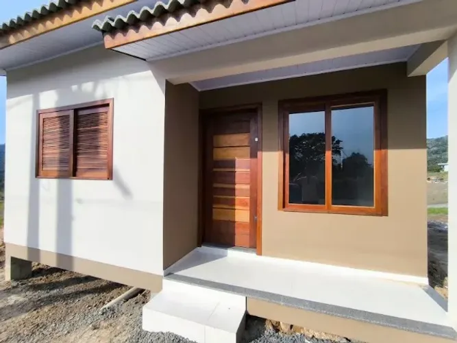 Casa NOVA 2 dorm suíte PRÓXIMA centro de Criciúma financiamento juro baixo bairro Naspolin