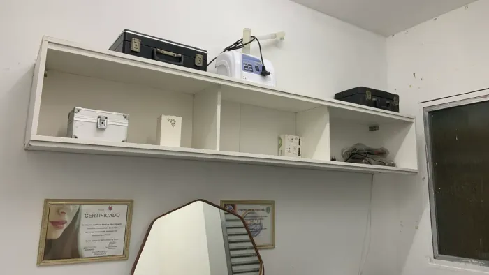 armário flutuante para estética