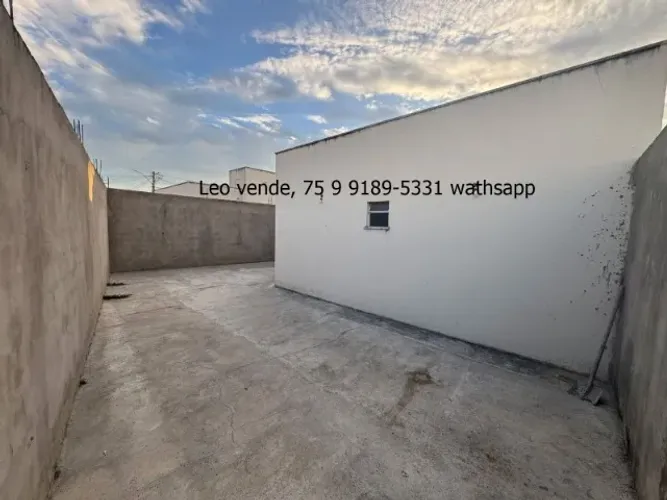 Leo vende, bairro Feira 7, com 2\4 , terreno escedente , área pra ampliação 