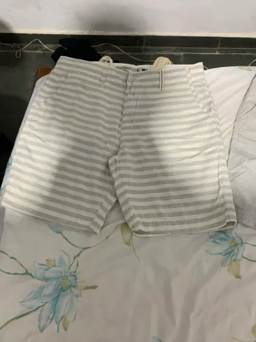 2 bermudas Pineapple washed bottom 42 top shorts
