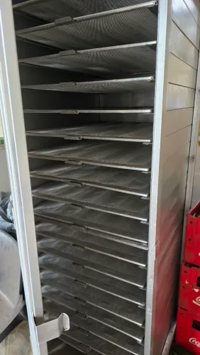 Armário seco para pão