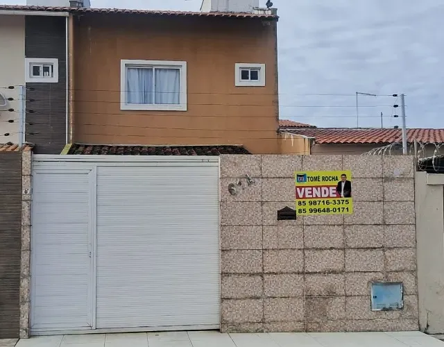 Casa duplex no Conj Ceará