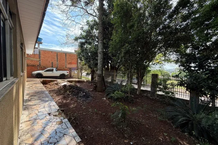 "Terreno e Casa: 960m² em Bairro Periolo, Cascavel"