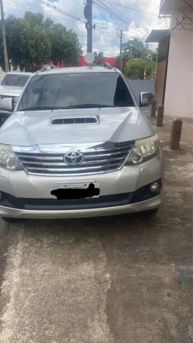 Toyota Hilux SW4 SRV D4-d 4X4 3.0 TDI Dies. AUT 2015