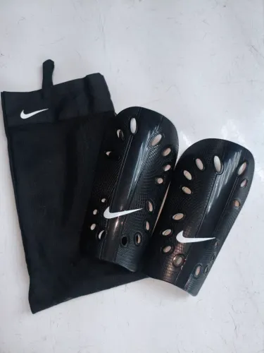 Caneleira Nike Premium /PRETA