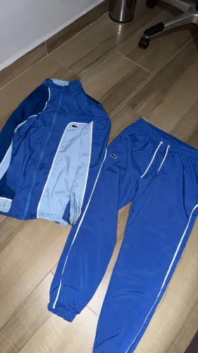 Conjunto de frio Lacoste