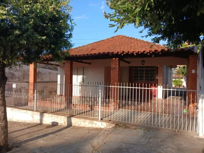 Casa 3 quartos no Centro de Matão