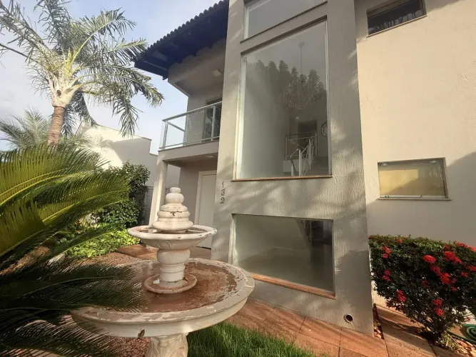 Sobrado para aluguel com 350 metros quadrados com 3 quartos em Jardim Itália - Cuiabá - MT