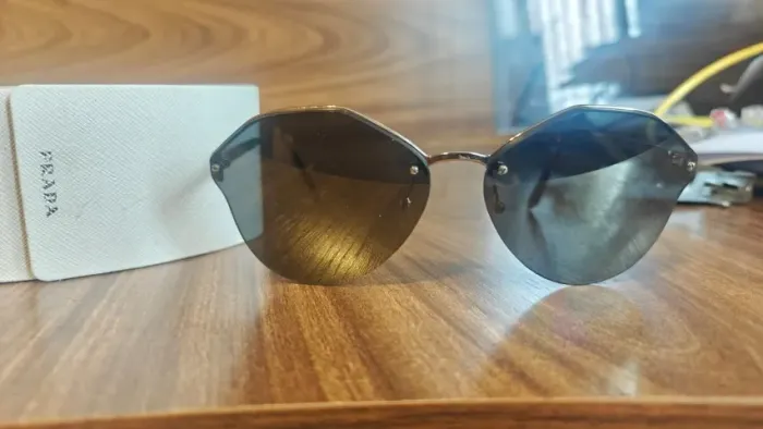 Oculos Prada Original Cinema Evolution Modelo: SPR 64T Cor Pale Gold e Lente Grey Gold 3N