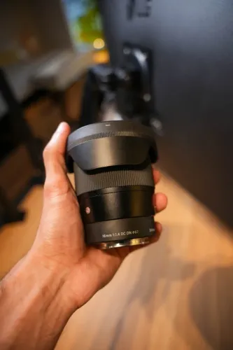Lente Sigma 16mm f/1.4 DC DN Contemporary