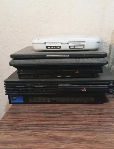 Vende-se, Play 1 slim, play 2 slim e FAT, Dvd portatil<br>play 2