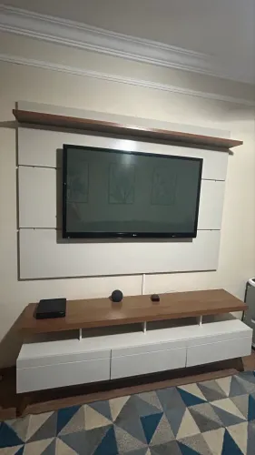 Painel com rack