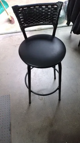 Banqueta Reforçada para Balcão de Cozinha, Preta, Estrutura de Metal<br>