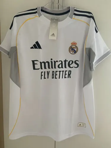 Camisa tailandesa do Real Madrid