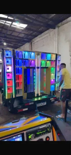 Som automotivo com carretinha