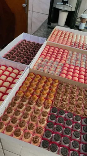 Venda de bolos e doces de festa
