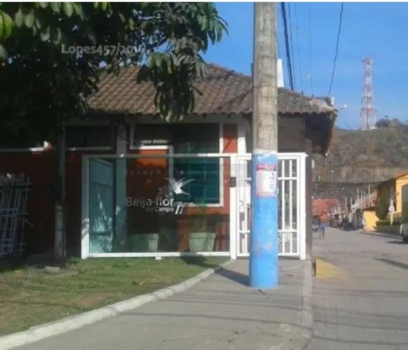 Casa à Venda em Galo Branco
