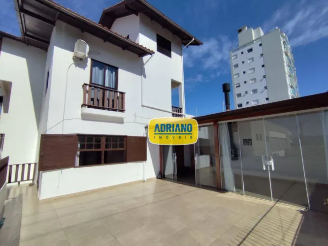 Casa para alugar, 350 m² por R$ 8.428,38/mês - Estreito - Florianópolis/SC