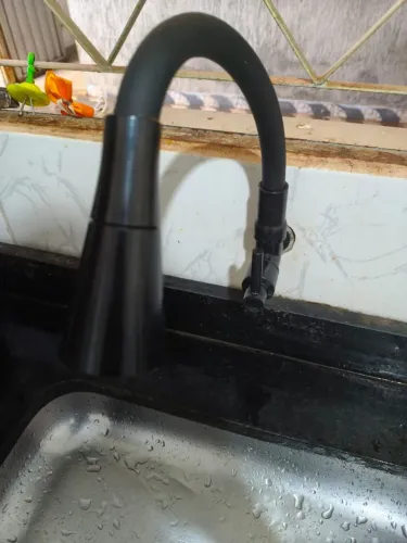 Torneira Gourmet Flexível Preta Fosca - Excelente Estado