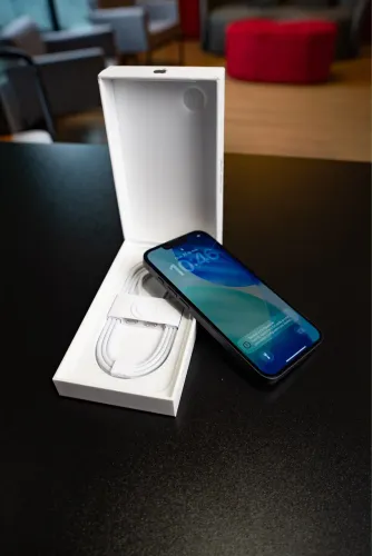 Apple IPhone 17e A3575 Dual 256 GB (NOVO) - Preto