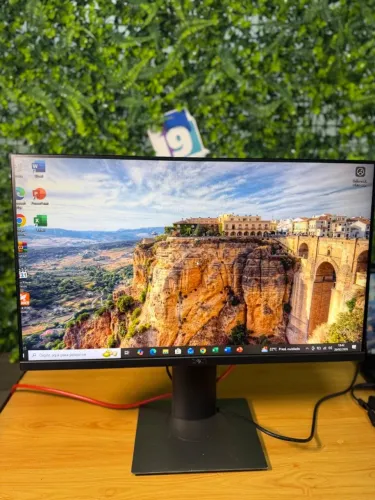 Monitor Dell 23 Polegadas P2319HC LED VGA / HDMI / DISPLAYPORT 4 USB, sendo 2 ?3.0?