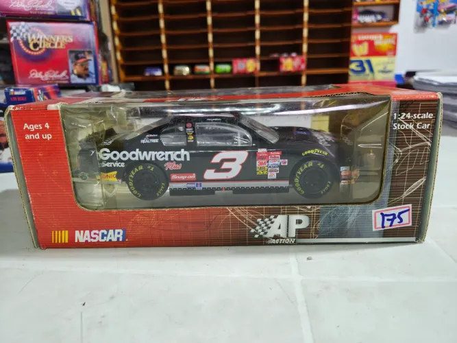 Lindo carro Nascar 1/24 antigo