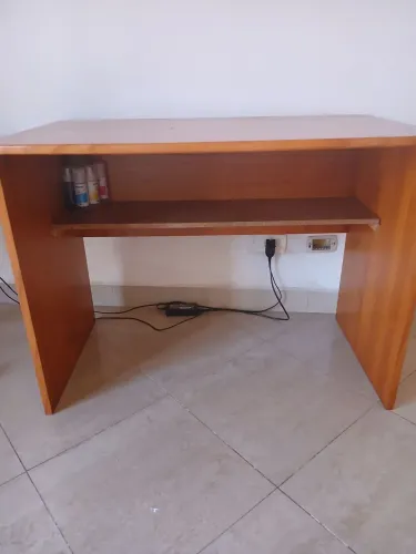Mesa escrivaninha, madeira maciça linda