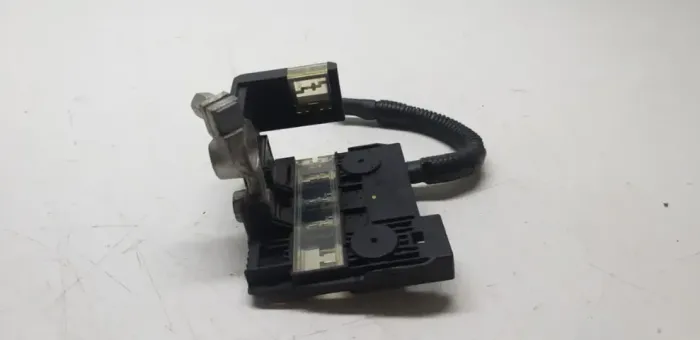 Polo Positivo Da Bateria Gm Prisma 2015/2019 (Usado)