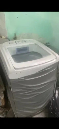 Vendo máquina de lavar em ótimo estado funcionando perfeitamente 